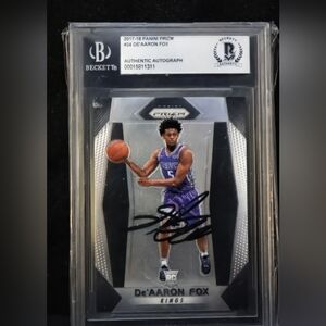 Panini Prizm Basketball Card with Autograph D. Fox